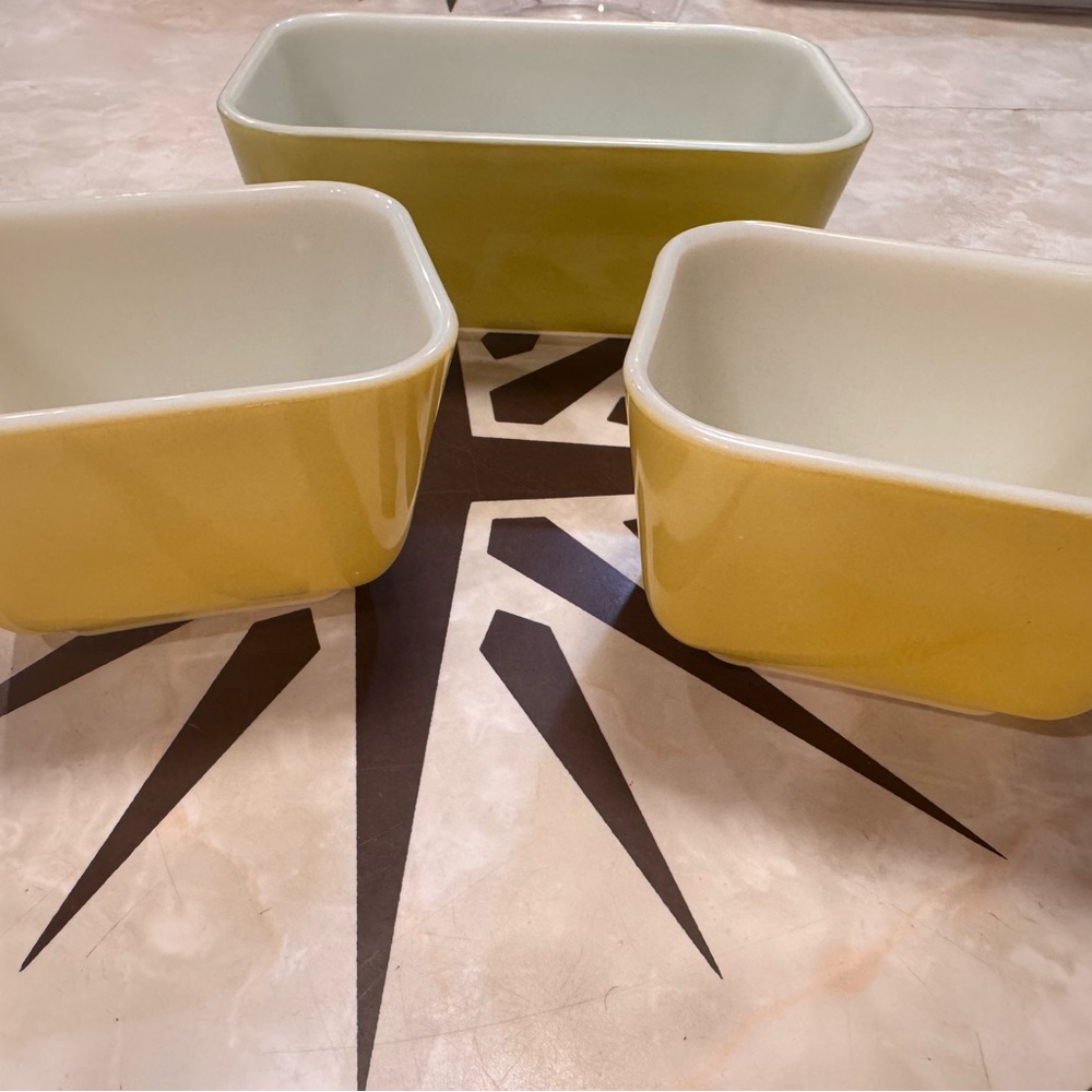 Pyrex Verde Refrigerator Dishes